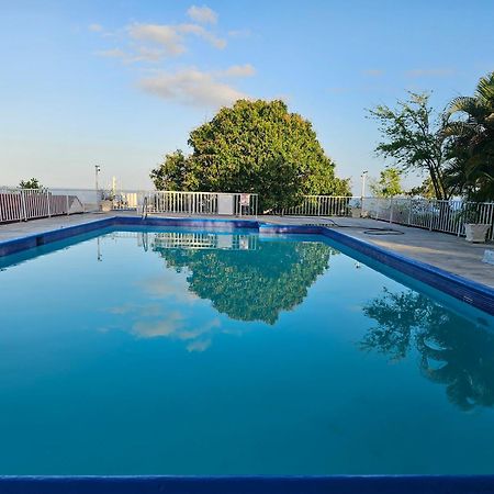 Montego Bay Club Apartments Esterno foto