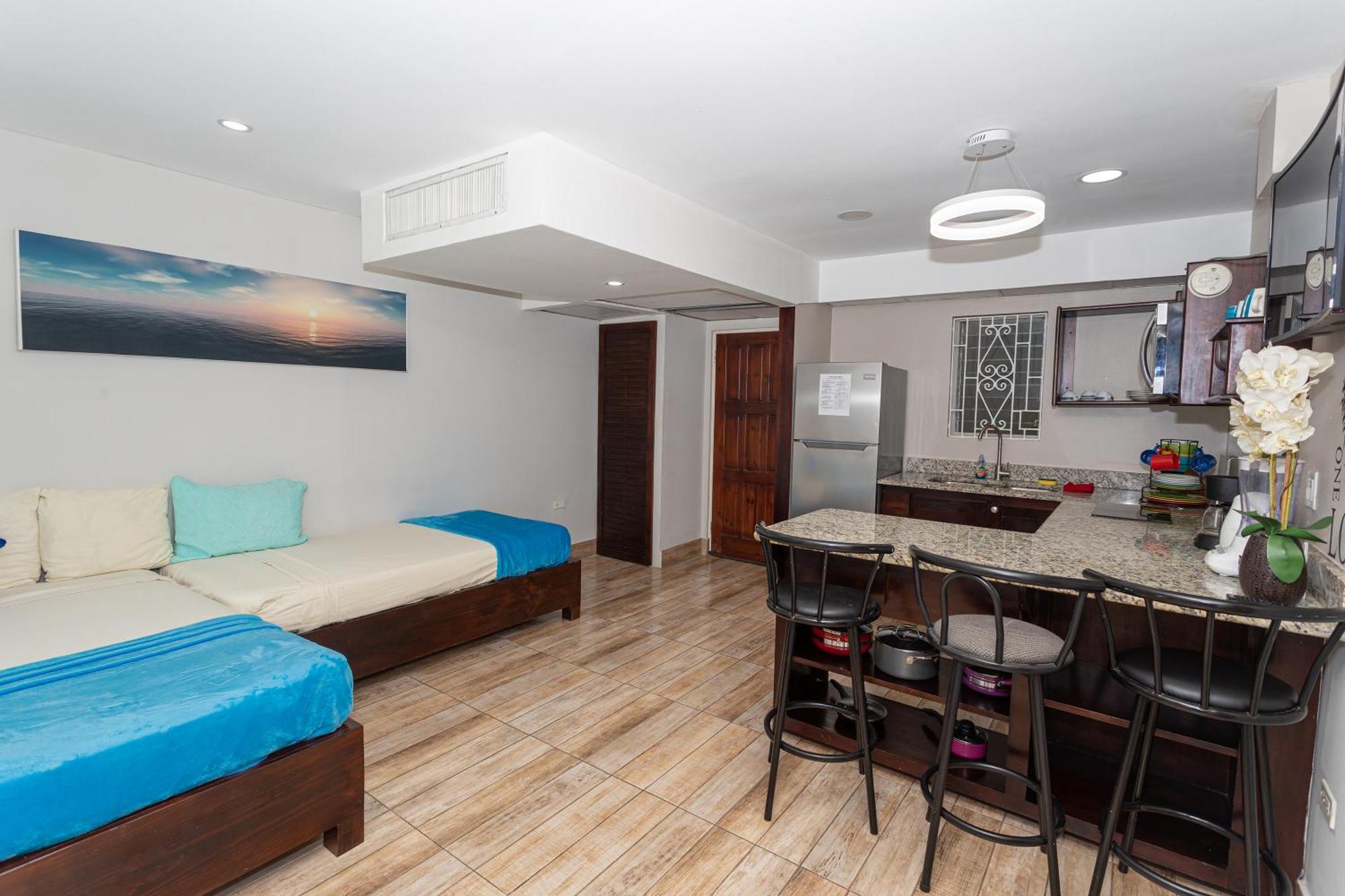 Montego Bay Club Apartments Esterno foto