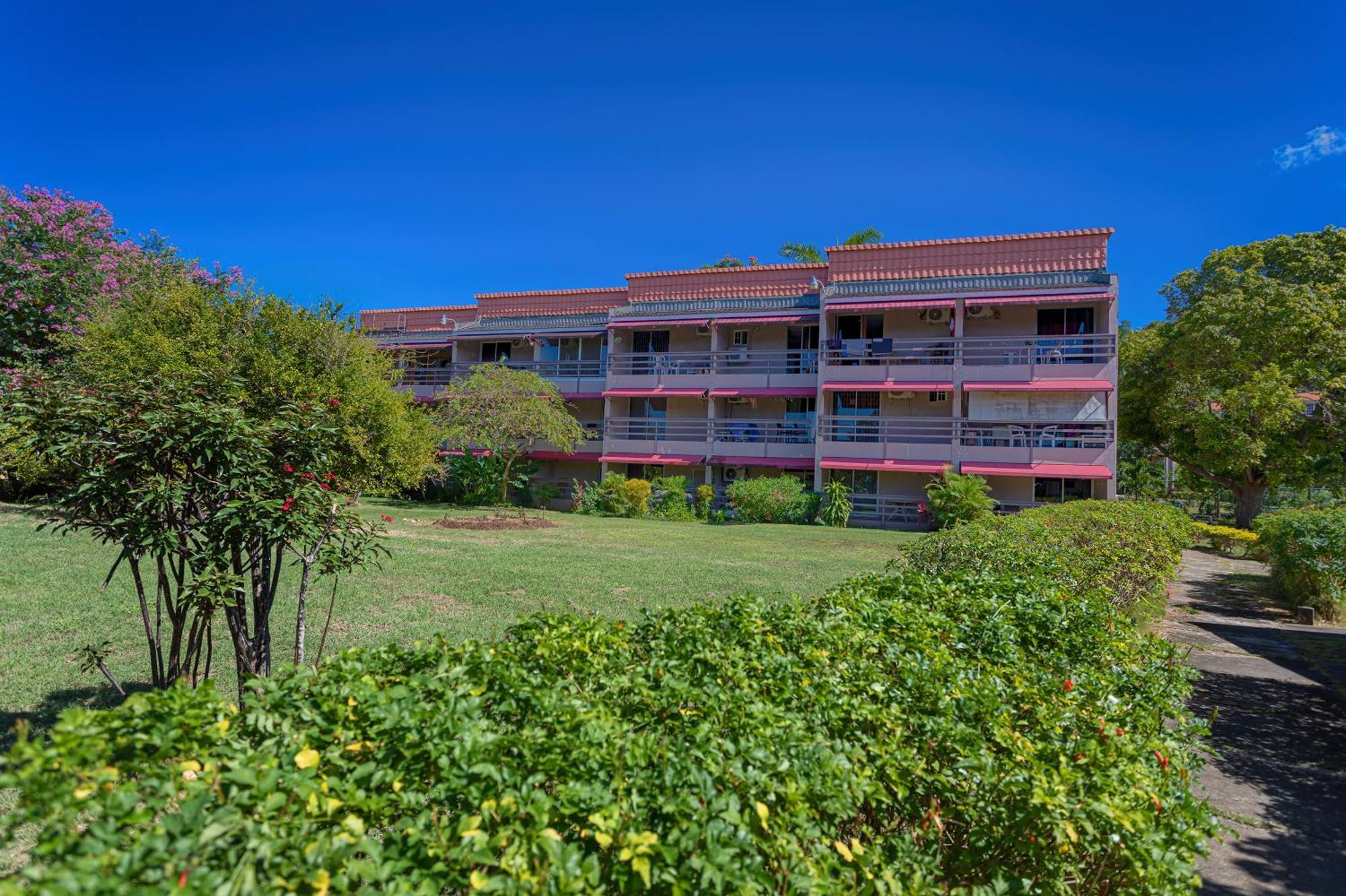 Montego Bay Club Apartments Esterno foto