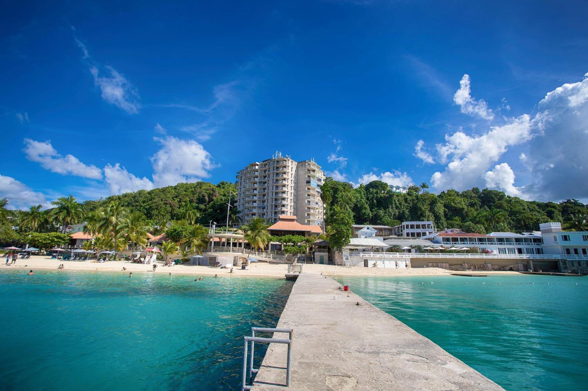 Montego Bay Club Apartments Esterno foto