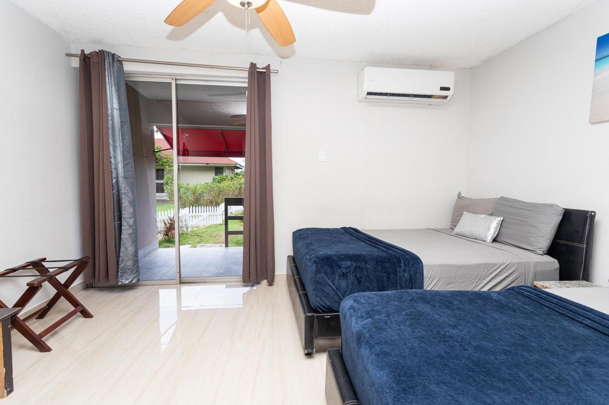 Montego Bay Club Apartments Esterno foto
