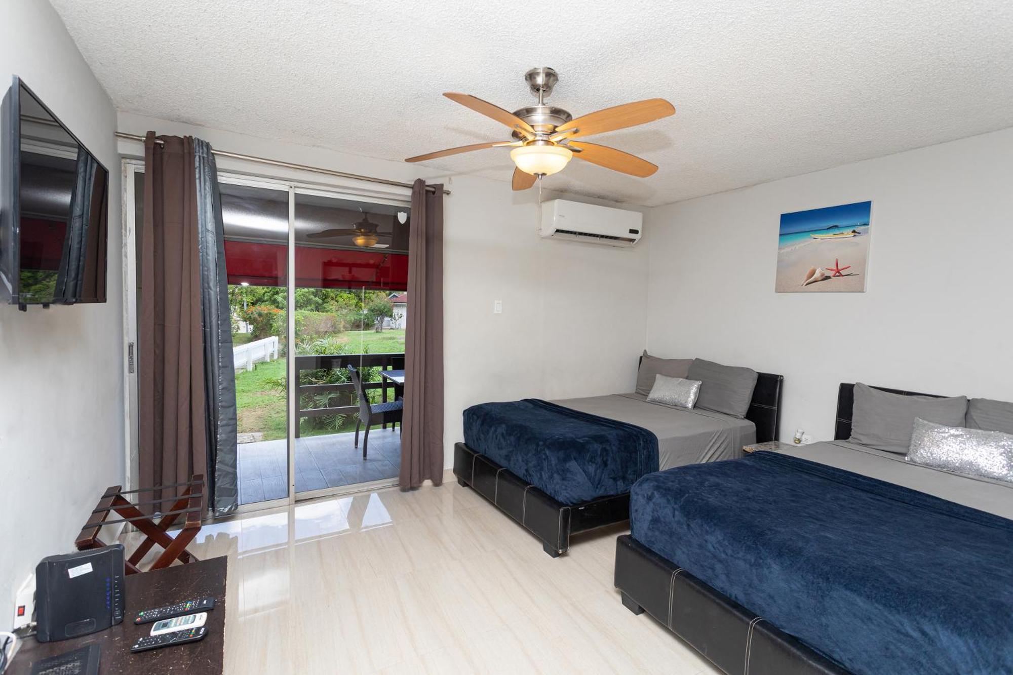 Montego Bay Club Apartments Esterno foto