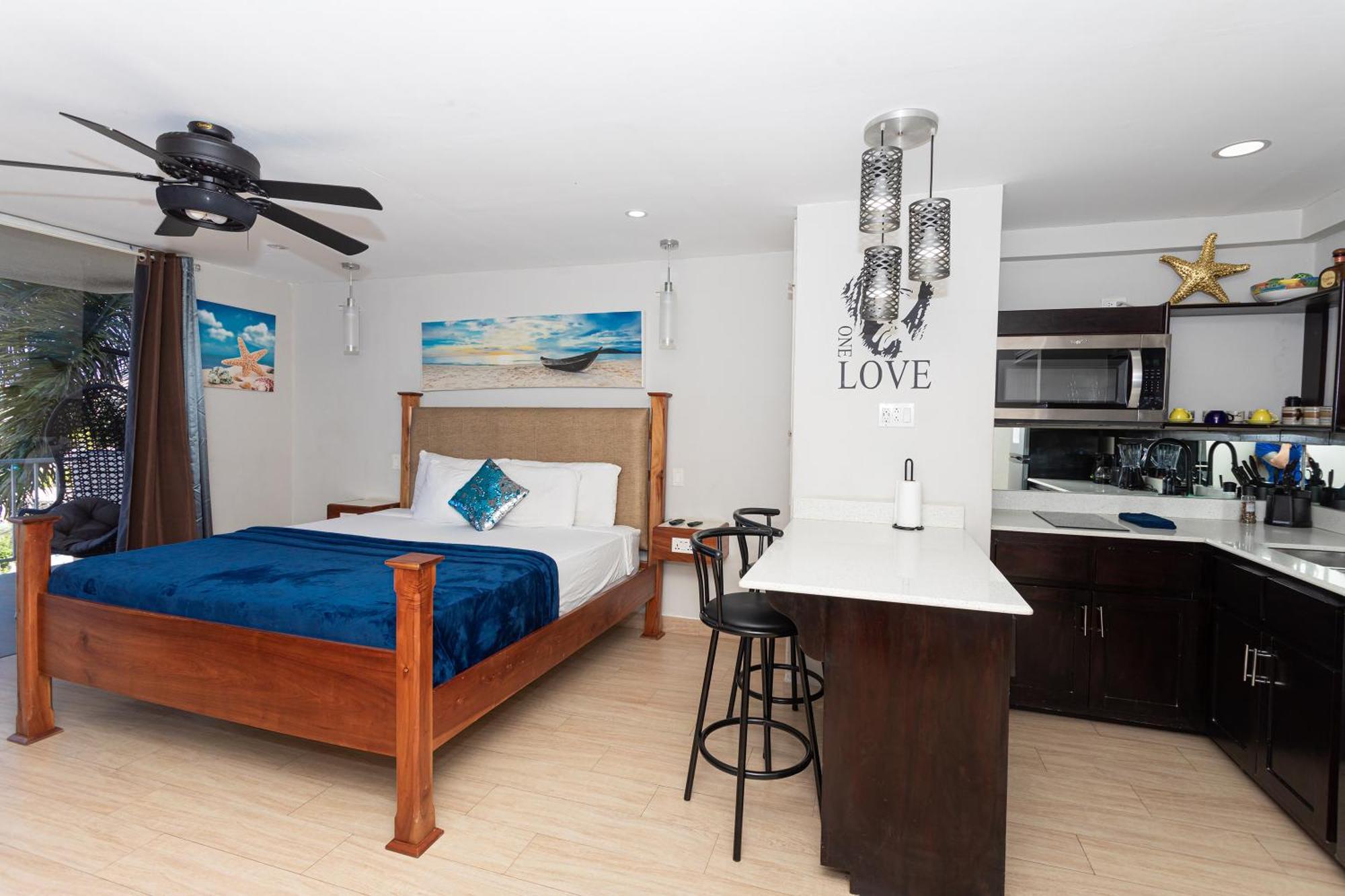 Montego Bay Club Apartments Esterno foto
