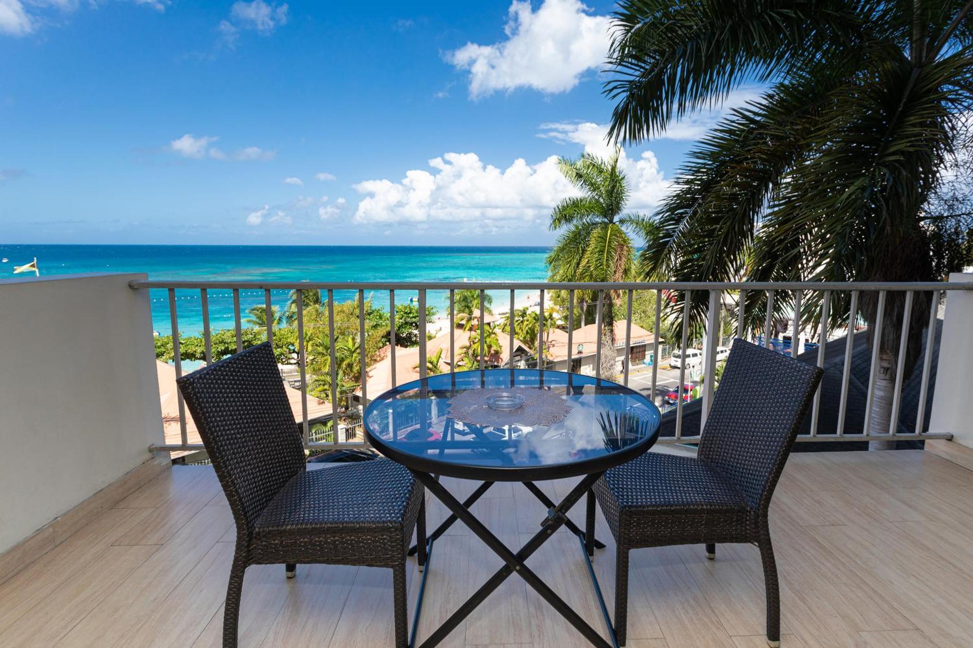 Montego Bay Club Apartments Esterno foto