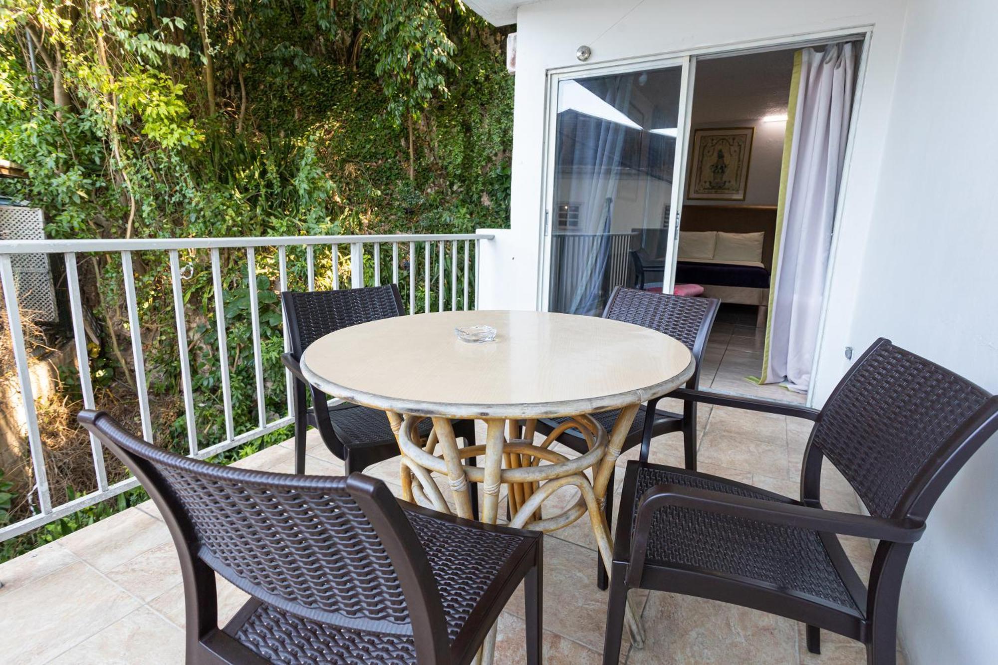 Montego Bay Club Apartments Esterno foto
