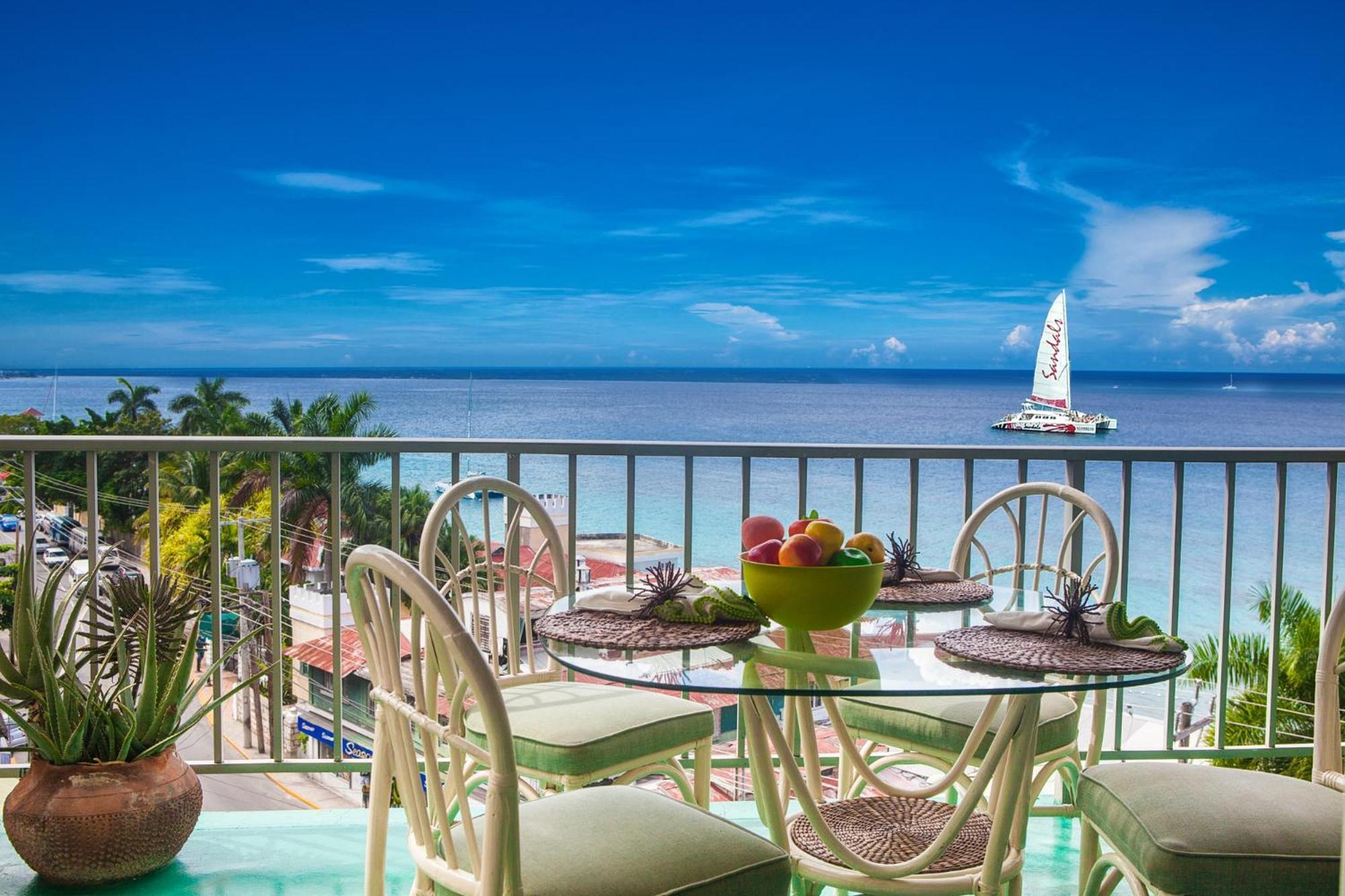 Montego Bay Club Apartments Esterno foto