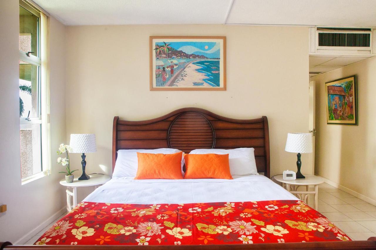 Montego Bay Club Apartments Esterno foto